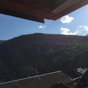 T2 Bis, Calme, Plein Centre De Luchon, Avec Balcon Et Garage Apartamento